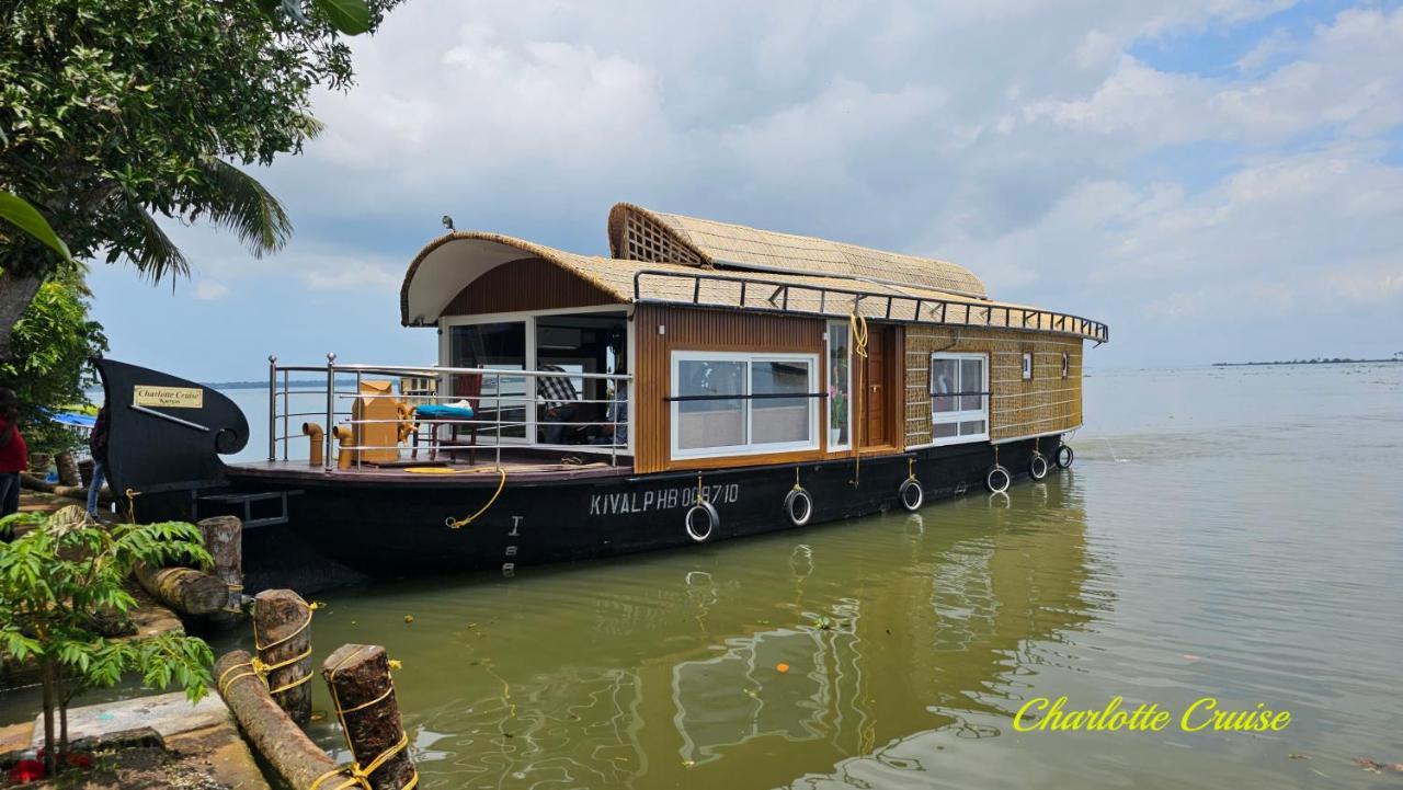 Hotel Charlotte Cruise House Boat Alappuzha Exterior foto