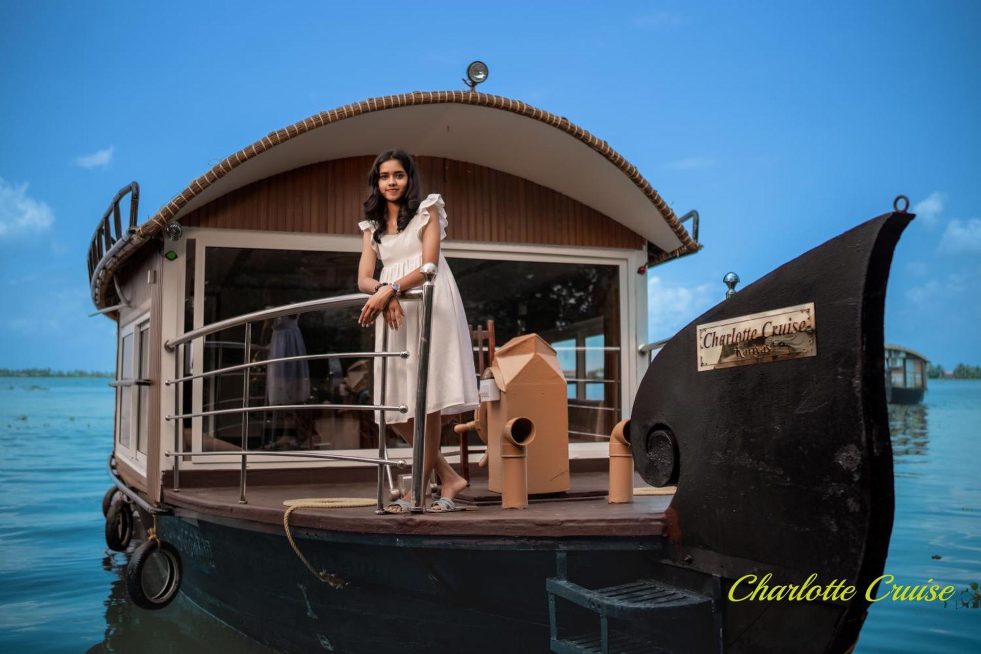 Hotel Charlotte Cruise House Boat Alappuzha Exterior foto